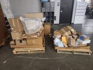 lot 14828 image: Bulk Lot of Returns