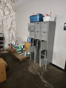 lot 14829 image: Hallowell 3-Tier Metal Locker Unit and Cleaning Supplies Lot