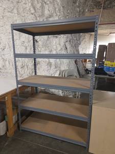 lot 18584 image: Metal 5 Teir Shelving Unit With Wooden Shelves