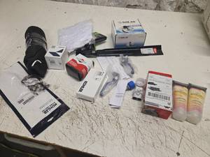 lot 18616 image: Assorted Engine Parts & Accessories Bundle