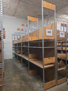 lot 21059 image: Industrial Pallet Racking Shelving System - Set of 5