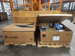 lot 21082 image: Rehlko Valve Covers, Accessories & Components Lot