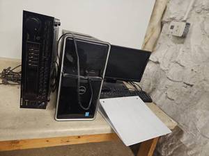 lot 21191 image: Desktop Computer System with Audio Mixer