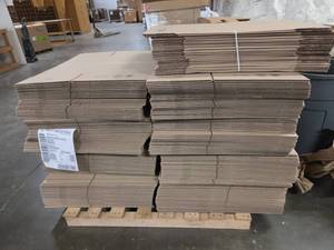 lot 21198 image: Kraft Paper Corrugated Cardboard Boxes Bulk Lot