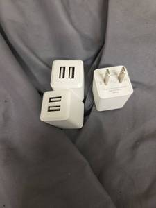 lot 339 image: Three Pack USB Block - Retail $0