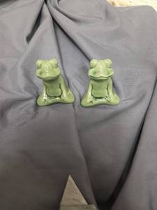 lot 412 image: Toilet Bolt Covers - Retail $0