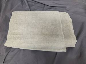 lot 443 image: 116 x 80 Green Table Cloth - Retail $0