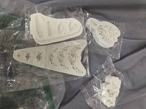 lot 452 image: Silicone Molds - Retail $0