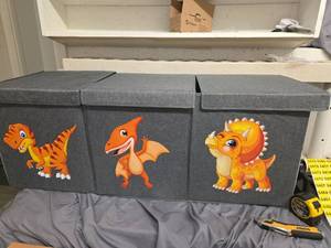 lot 454 image: Collapsible Kids Toy Storage Chest  - Retail $0