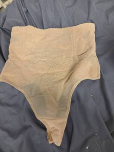 lot 471 image: Size Small Structured Shapewear Underwear  - Retail $0