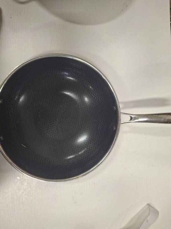lot 3448 image: Hexclad 12 Inch Wok Pan