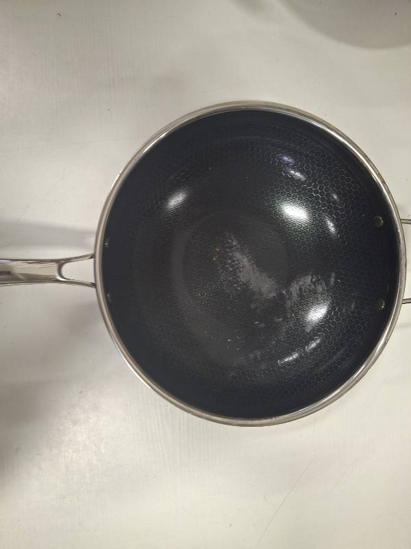 lot 3756 image: Hexclad 12 Inch Wok Pan