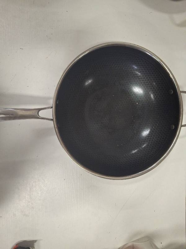 lot 3797 image: Hexclad 12 Inch Wok Pan