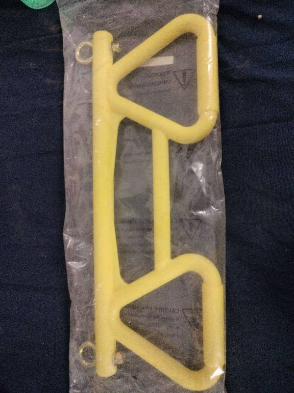 lot 10154 image: Backyard Discovery Yellow Plastic Trapeze Bar