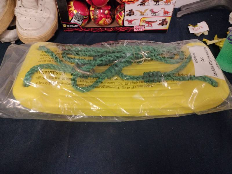 lot 10122 image: Backyard Discovery Molded Swing Seat - Yellow wGreen Rope