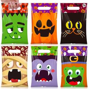 lot 64195 image: 60 Pcs Halloween Plastic Gift Bags with Handles, Pumpkin Cat - Retail $10