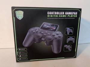 lot 8 image: S10 Controller Gamepad Digital Game Player 520 Classic Games