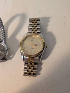 lot 28 image: Timex Indiglo WR 30M Watch with Day-Date Window