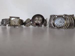lot 39 image: Lot of 3 Fashion Watches with Metal Bands and Decorative Cases