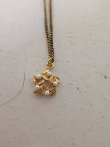 lot 40 image: Gold Tone Pendant Necklace with Leaf Design and Pearl Accents