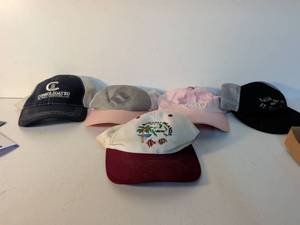 lot 62 image: Lot of 5Baseball Caps Assorted Styles and Brands