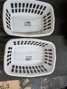 lot 89 image: Lot of 2 White Plastic Laundry Baskets with Handles