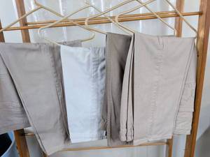 lot 102 image: Gloria Vanderbilt Denim Shorts Lot 4 Pairs