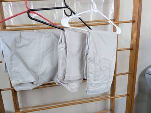 lot 112 image: Gabby Lowrise Flare White Pants Size 4