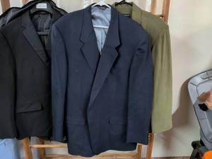 lot 125 image: Josephine Chaus Woman Blazer Lot Size 20 Navy and Olive 2-Piece