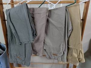 lot 130 image: Lot of 4 Cargo Pants Cabelas Peter Millar Various Colors Size 40