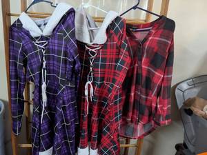 lot 131 image: Justify 3-Piece Plaid Hooded Sweatshirt Lot Purple Red Black