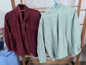 lot 134 image: Womens Clothing Lot 2 Items Croft & Barrow Eddie Bauer Blazer Hoodie XXL