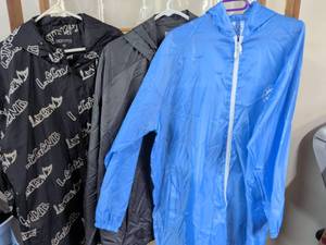 lot 147 image: Lot of 3 Jackets Encrypted Old Navy Active Blue Black XXL 3X