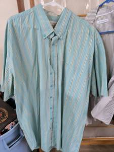 lot 156 image: Cutter & Buck Short Sleeve Button-Up Shirts Size 2XL 2TGL Lot of 3