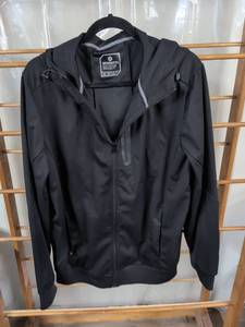 lot 157 image: Mondetta Outdoor Project Black Hooded Zip Jacket Size M