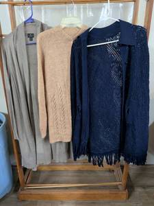 lot 166 image: Worthington Woman 3-Piece Cardigan Sweater Lot OX Size Gray Tan Navy
