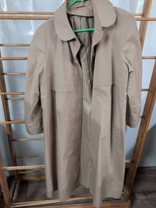 lot 170 image: Beige Collared Long Coat Size 12