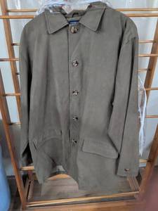 lot 171 image: Roundtree & Yorke Outdoors Button-Front Shirt XL