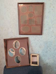 lot 111 image: Photo Display Frames Lot 3 Pieces Wood Brown Multi-Opening