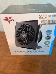lot 121 image: Vornado 275 Whole Room Air Circulator 60ft 3-Speed