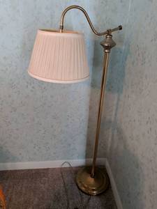 lot 901 image: Floor Lamp with Shade