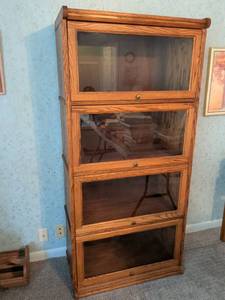lot 137 image: Oak Barrister Bookcase 4-Shelf Glass Door Cabinet