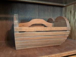 lot 139 image: Wooden Heart Magazine Rack