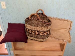 lot 148 image: Woven Basket with Handles and Two Throw Pillows Lot