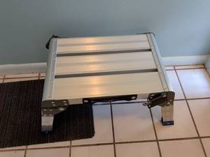 lot 149 image: Harbor Freight Tools Model 66911 Aluminum Roof Rack 350 lb Duty