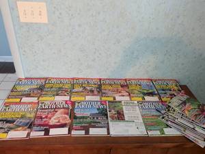 lot 151 image: Mother Earth News Magazine Collection 20 Issues Homesteading Gardening