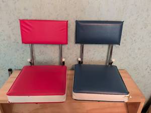lot 209 image: Booster Seats with Backs 2-Pack Red and Black