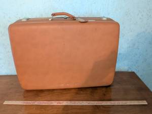 lot 219 image: American Tourister Tri-Taper Suitcase