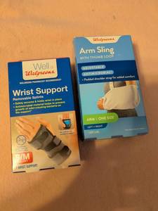 lot 229 image: Walgreens Well Wrist Support and Arm Sling with Thumb Loop Lot