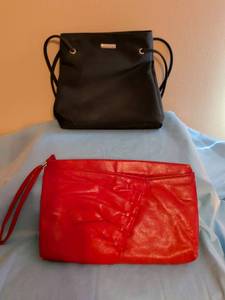 lot 238 image: Lot of 2 Handbags Black Shoulder Bag Red Wristlet Clutch